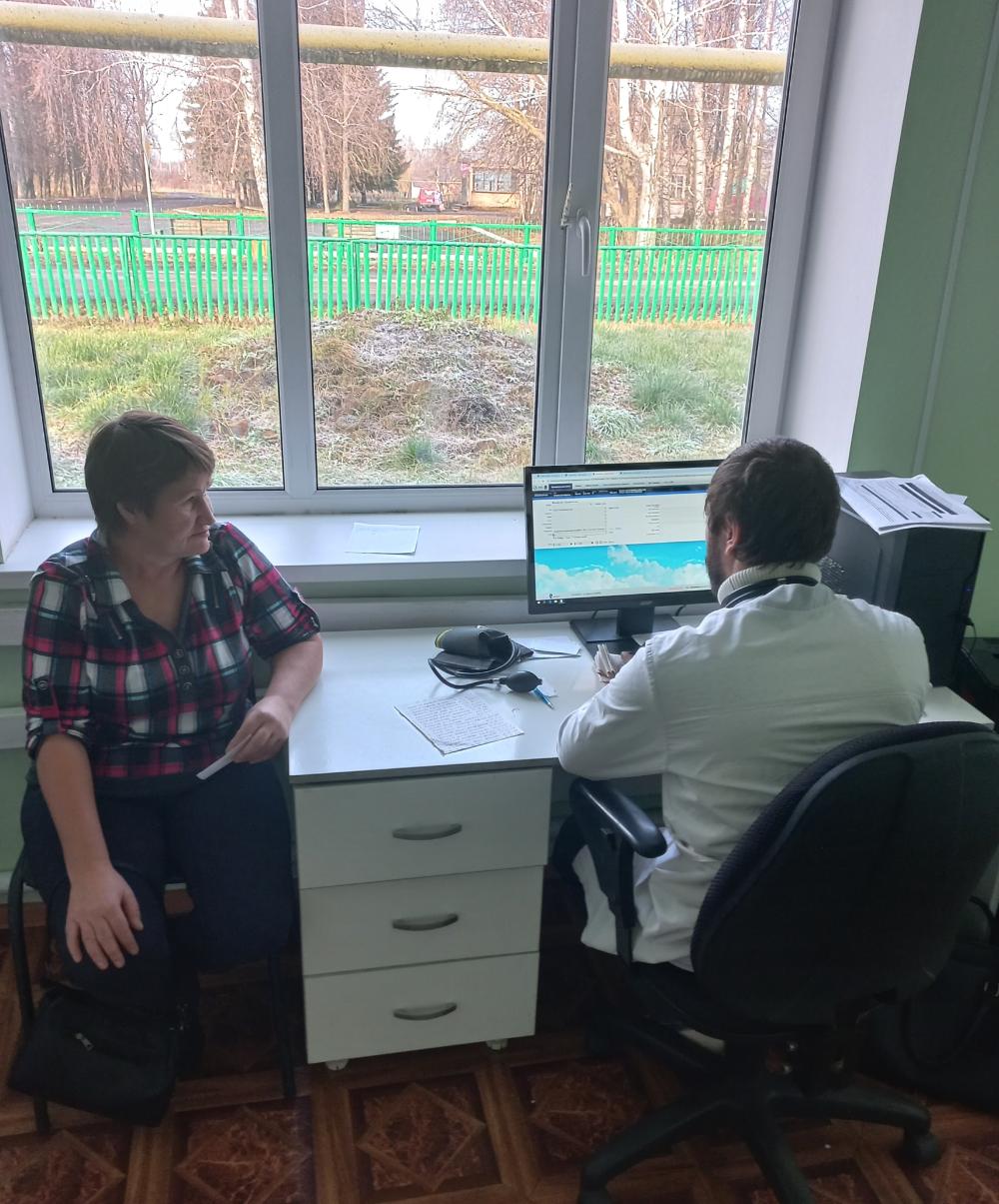 Выездная бригада медиков работала в селах Верхняя Ярославка и Ново-Черкасовка