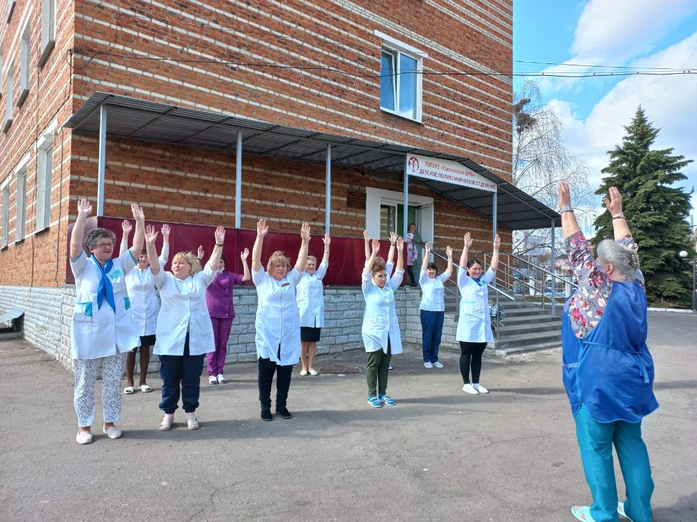Медицинские работники Сосновской ЦРБ поддержали флешмоб здоровья